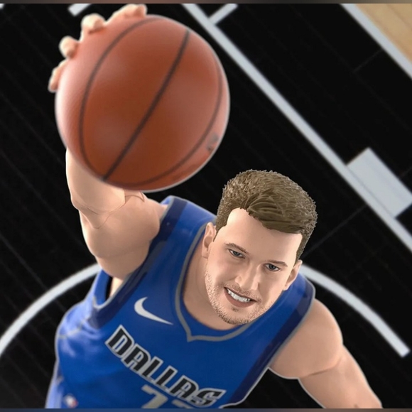 Luka Doncic NEW Hasbro Starting Lineup Series 1 NBA 6" Action Figure - Picture 6 of 12